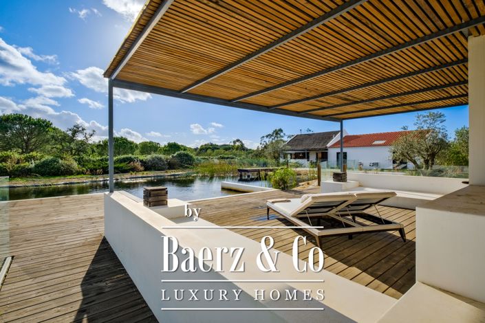 Image No.1-5 Bed House for sale