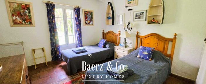 Image No.11-5 Bed Property for sale