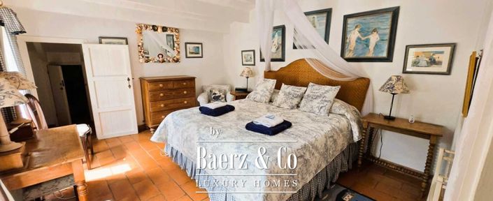 Image No.14-5 Bed Property for sale