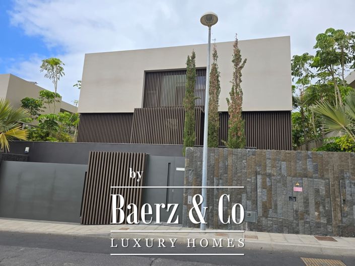 Image No.40-4 Bed Villa for sale