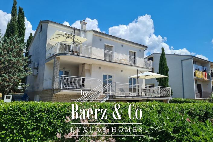 Image No.1-13 Bed Townhouse for sale