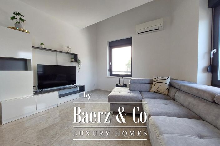 Image No.1-4 Bed Apartment for sale