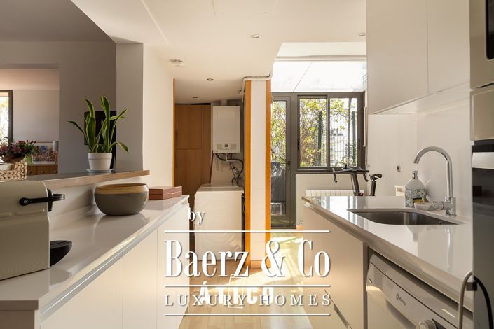 Image No.24-4 Bed Property for sale