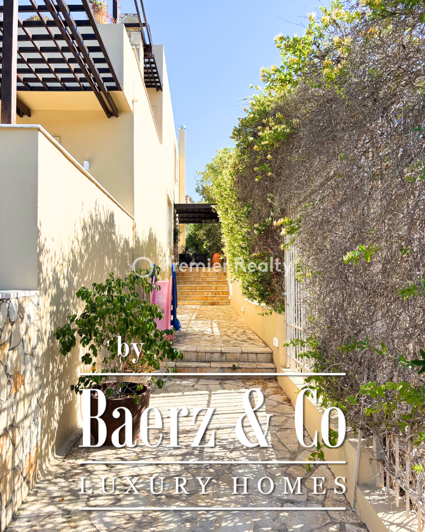 Image No.28-5 Bed Property for sale