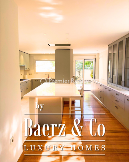 Image No.8-5 Bed Property for sale