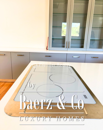 Image No.9-5 Bed Property for sale