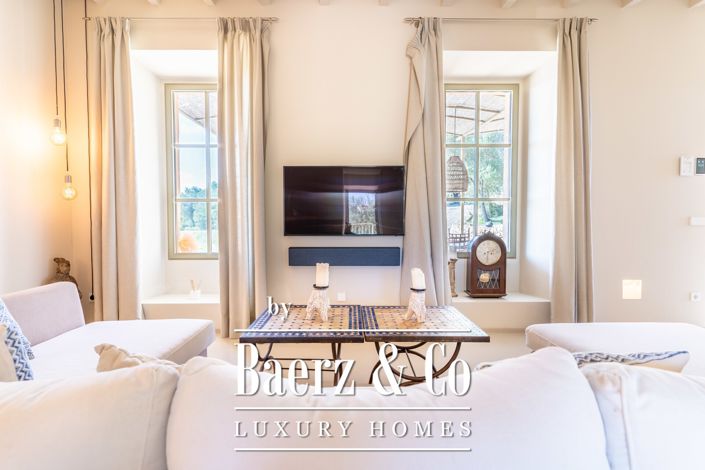 Image No.17-4 Bed Country House for sale