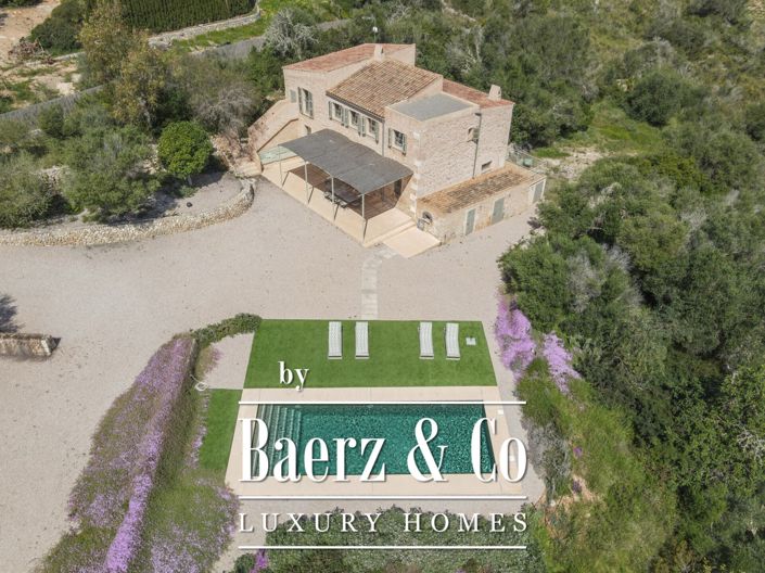 Image No.2-4 Bed Country House for sale