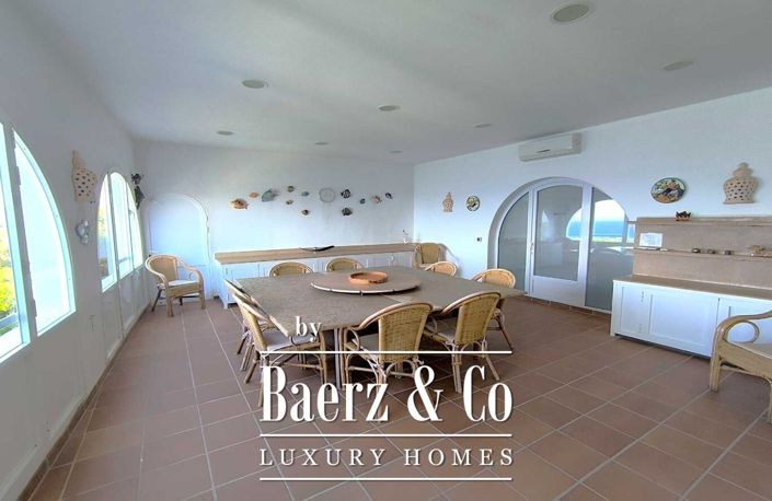 Image No.11-5 Bed Property for sale