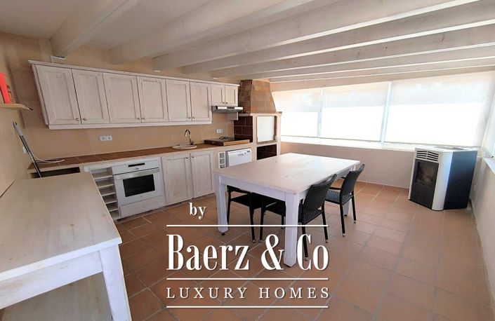 Image No.22-5 Bed Property for sale