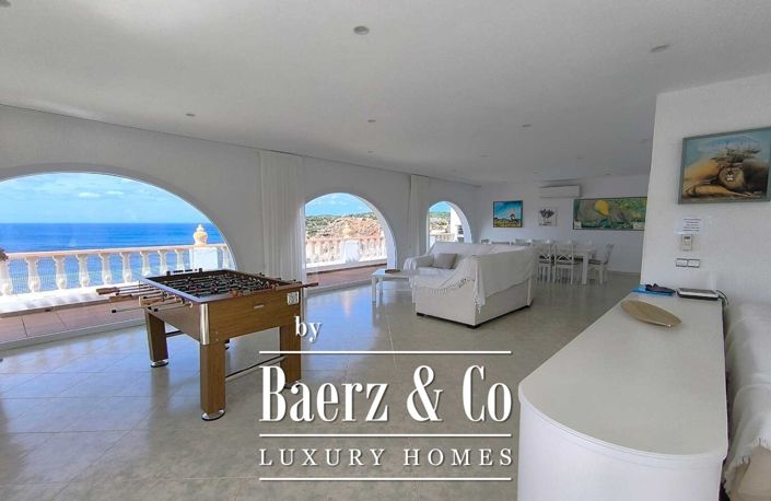 Image No.8-5 Bed Property for sale