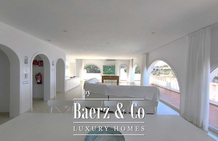 Image No.9-5 Bed Property for sale