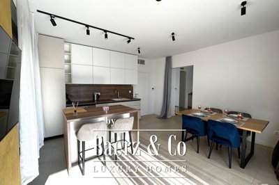 1 - Hvar, House