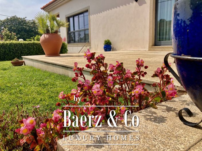 Image No.2-6 Bed Villa for sale