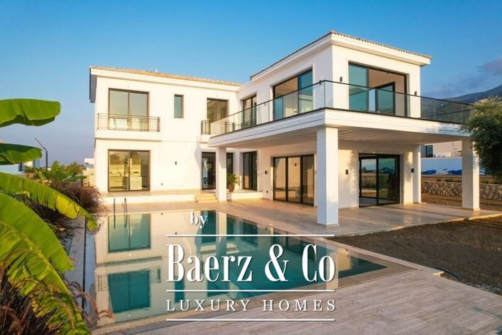 Image No.1-4 Bed Villa for sale