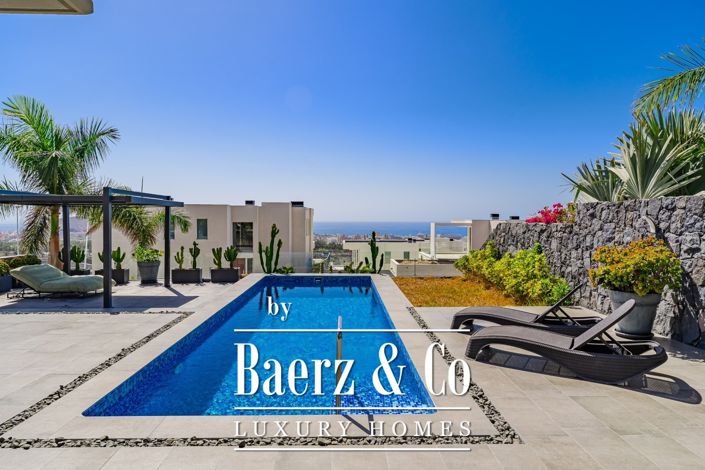 Image No.1-3 Bed Villa for sale