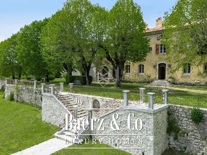 Image No.1-10 Bed Property for sale