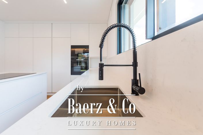 Image No.15-4 Bed House for sale