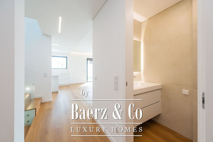 Image No.19-4 Bed House for sale