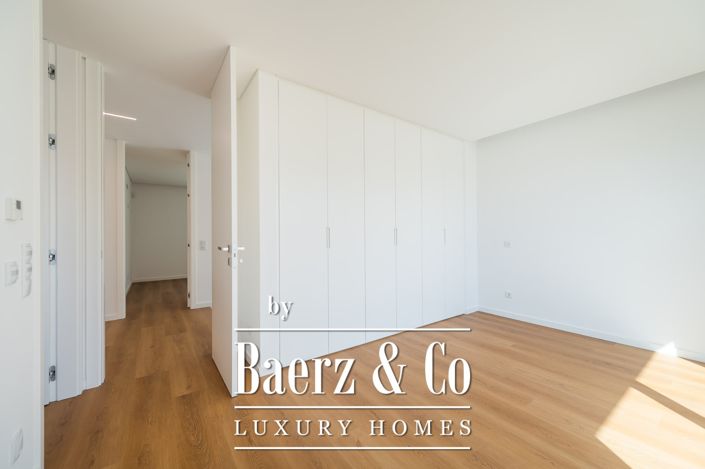 Image No.29-4 Bed House for sale