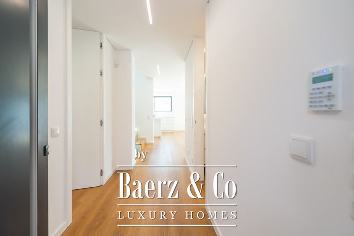 Image No.6-4 Bed House for sale