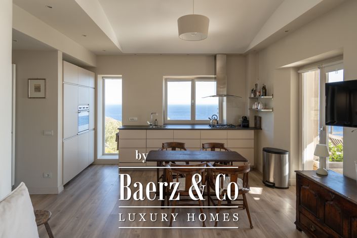 Image No.9-5 Bed Villa for sale