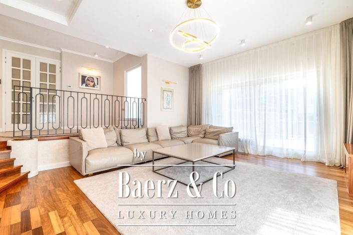 Image No.1-4 Bed Townhouse for sale