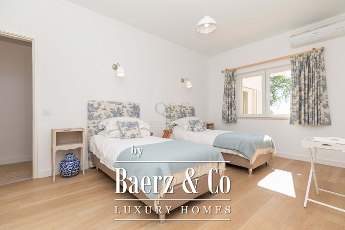 Image No.12-5 Bed Villa for sale