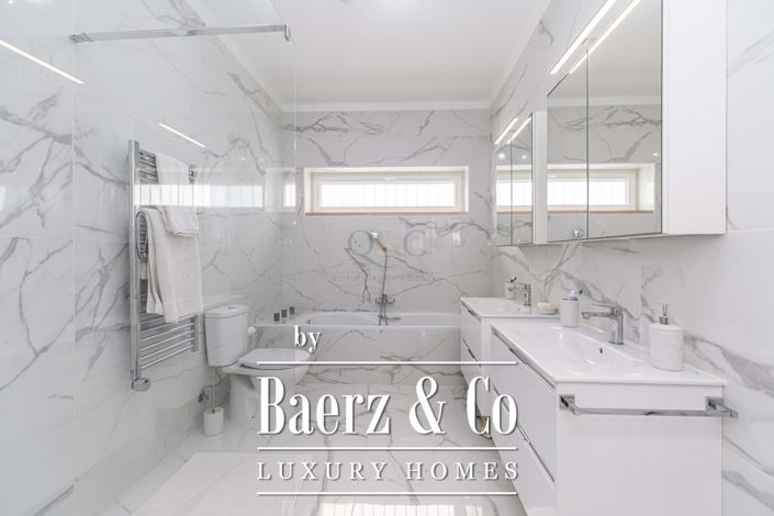 Image No.9-5 Bed Villa for sale