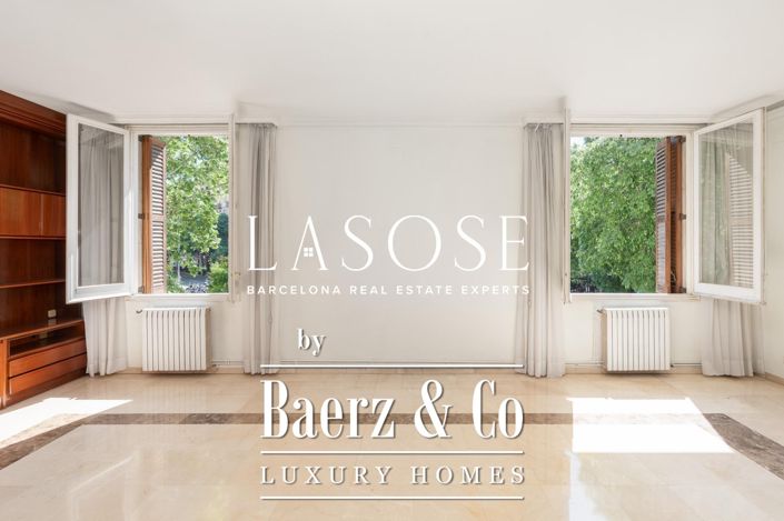 Image No.1-5 Bed Property for sale