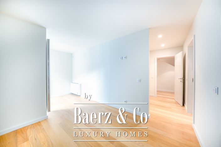 Image No.21-4 Bed Apartment for sale