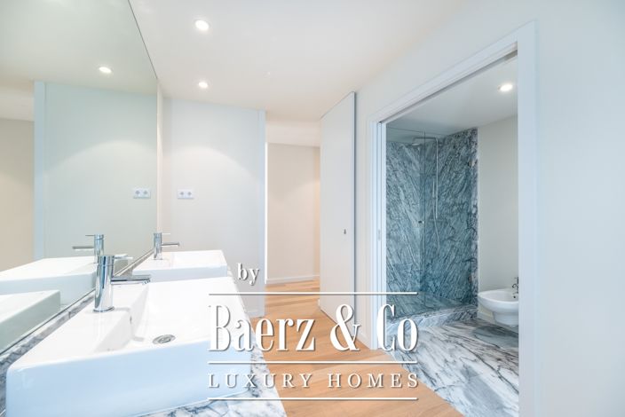 Image No.33-4 Bed Apartment for sale