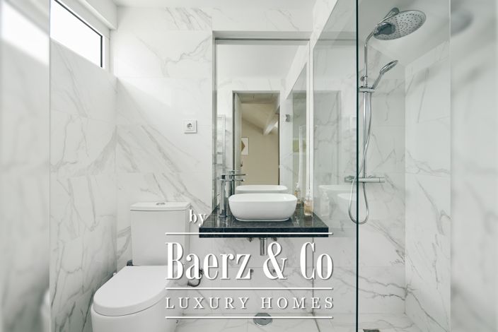 Image No.17-6 Bed House for sale