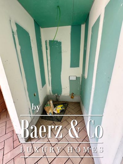 Image No.17-4 Bed House for sale