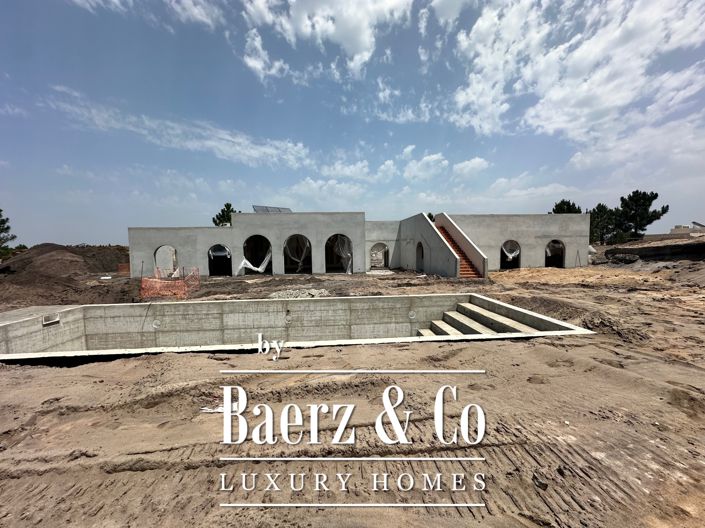 Image No.3-4 Bed House for sale