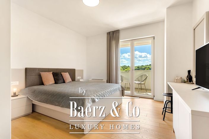 Image No.10-4 Bed Villa for sale