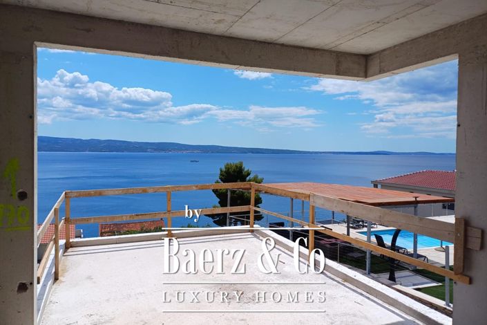 Image No.1-4 Bed Villa for sale