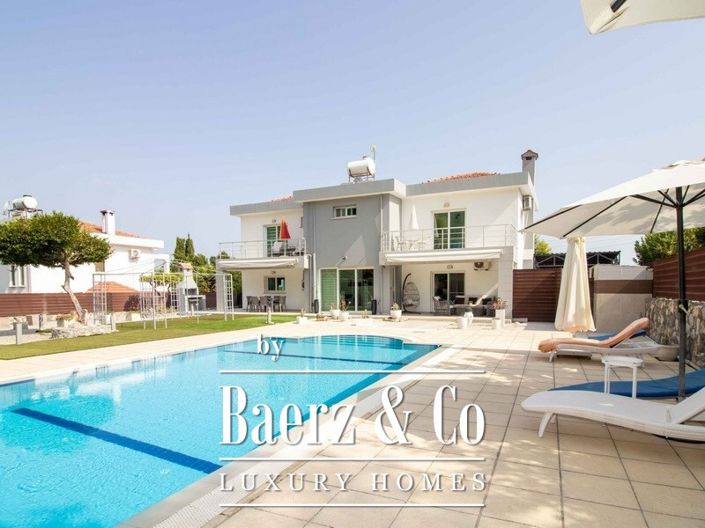 Image No.1-4 Bed Villa for sale
