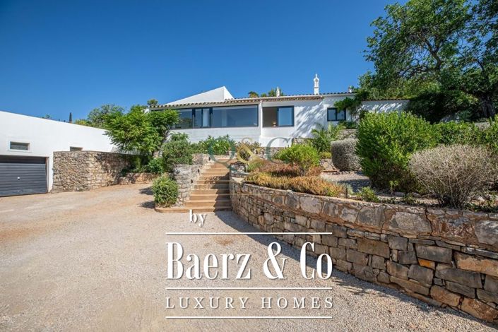 Image No.1-3 Bed Villa for sale