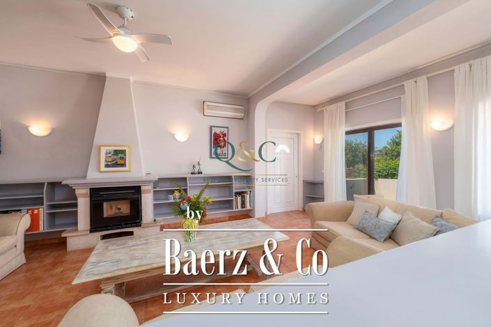 Image No.21-3 Bed Villa for sale