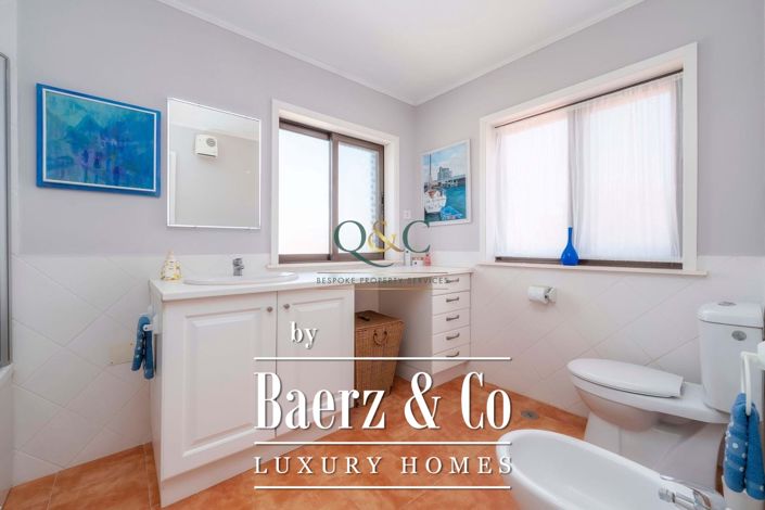 Image No.9-3 Bed Villa for sale