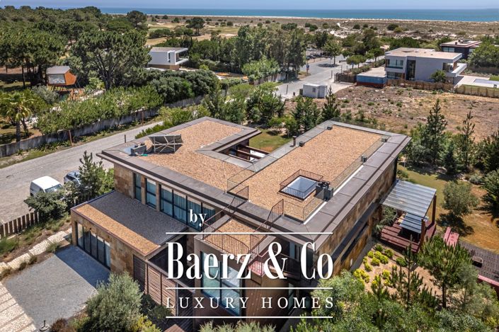 Image No.2-4 Bed House for sale