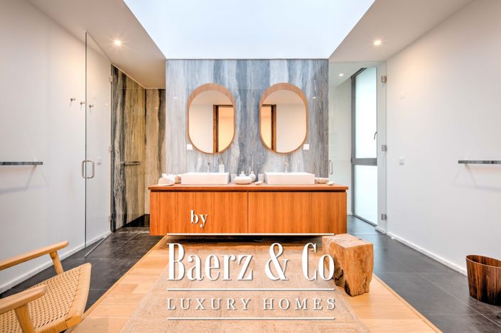 Image No.26-4 Bed House for sale