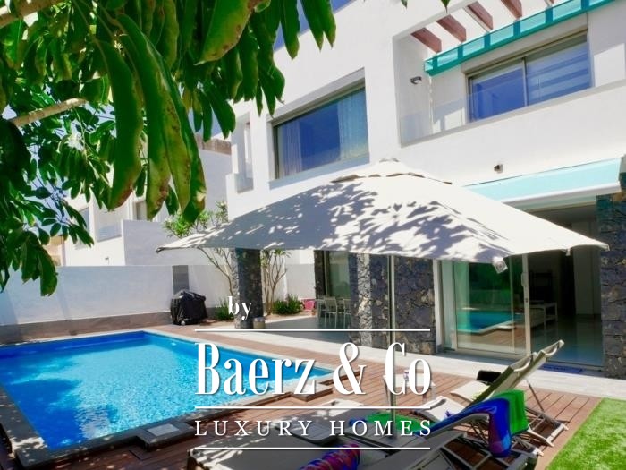 Image No.1-4 Bed Property for sale