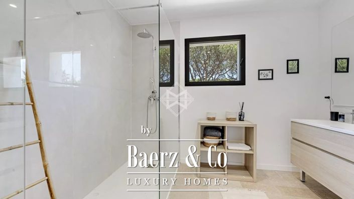 Image No.14-6 Bed Villa for sale