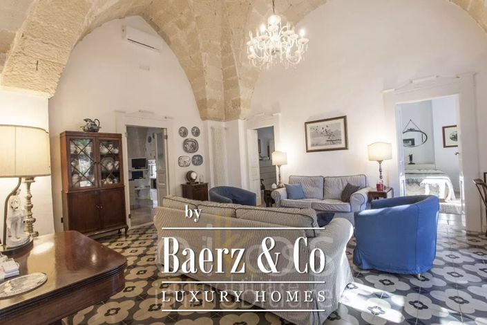 Image No.1-3 Bed Villa for sale