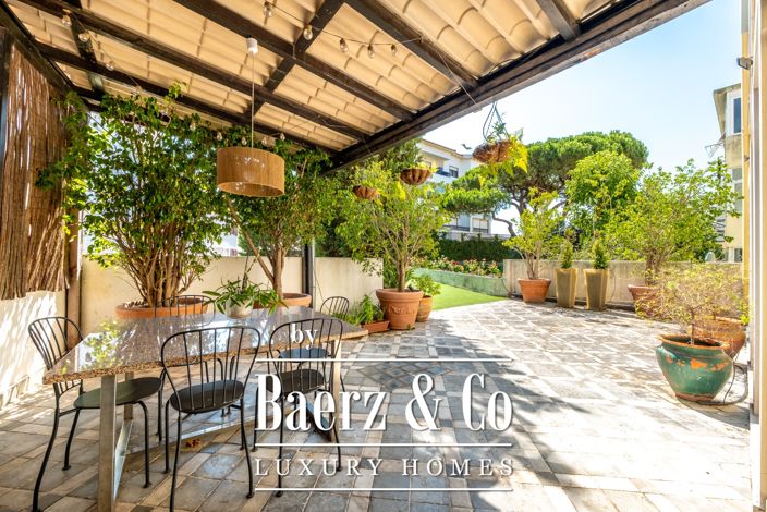 Image No.12-5 Bed House for sale