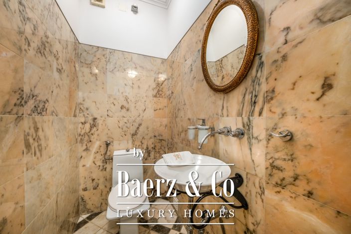 Image No.17-5 Bed House for sale