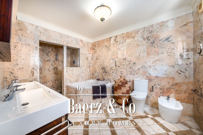 Image No.19-5 Bed House for sale