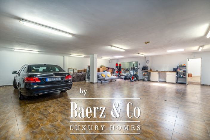 Image No.31-5 Bed House for sale